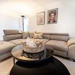 New Schoene Im Zentrum Von Апартаменты *