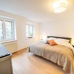 New Schoene Im Zentrum Von Апартаменты Деггендорф